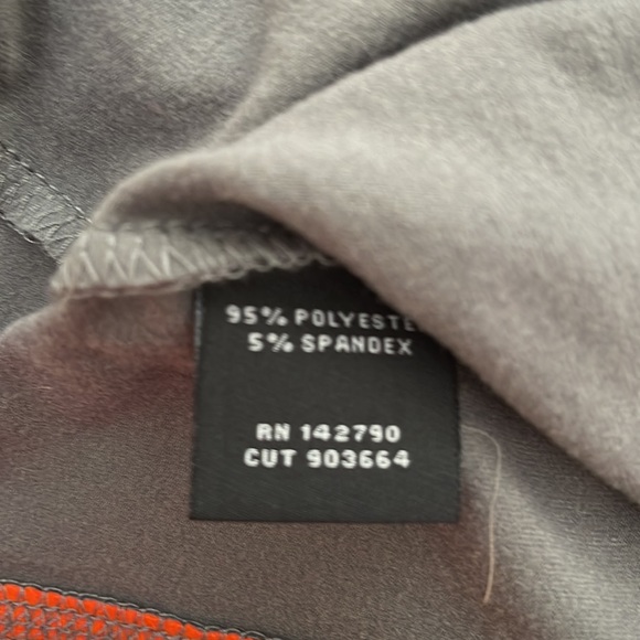 BCBG sweater size Large in EUC Grey orange - Picture 5 of 5